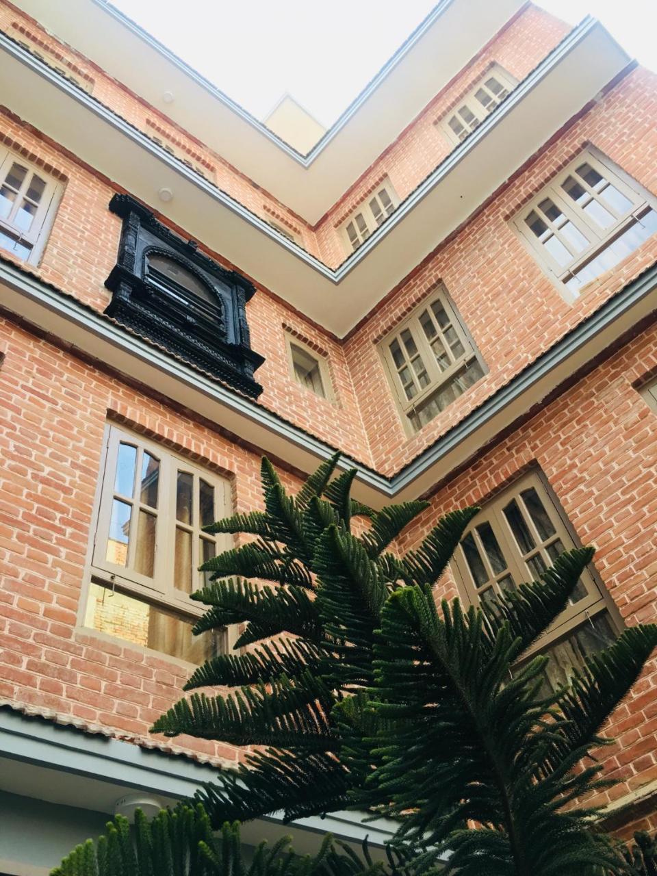 Hotel Central Bhatgoan מראה חיצוני תמונה