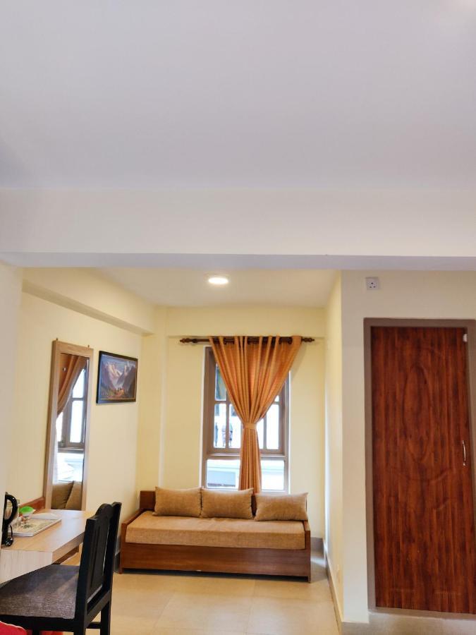 Hotel Central Bhatgoan מראה חיצוני תמונה