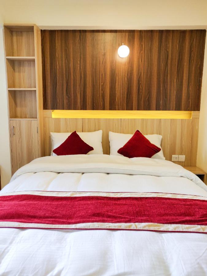 Hotel Central Bhatgoan מראה חיצוני תמונה